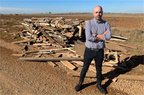 Illegal-rubbish-dumping-mayor.png