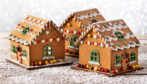 wooden-gingerbread-house.png