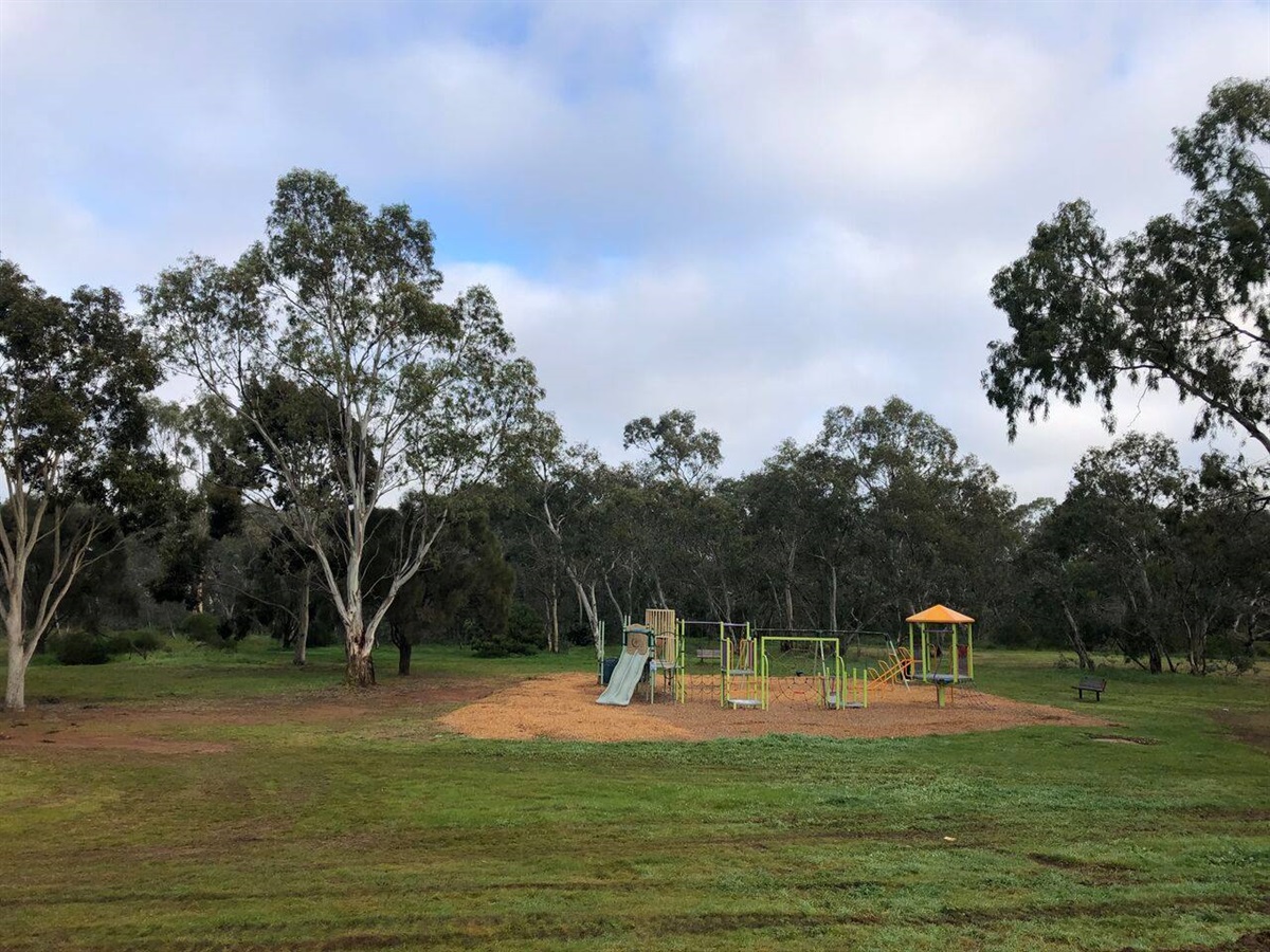 Little Blind Creek Reserve Gunnawarra Rd to Centenary Ave Melton City