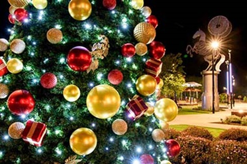 christmas-lights-clocktower